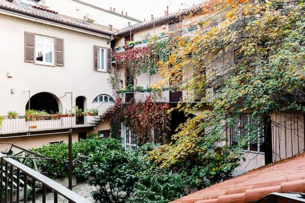 Navigli & Darsena Comfortable Apartment Milan Italy