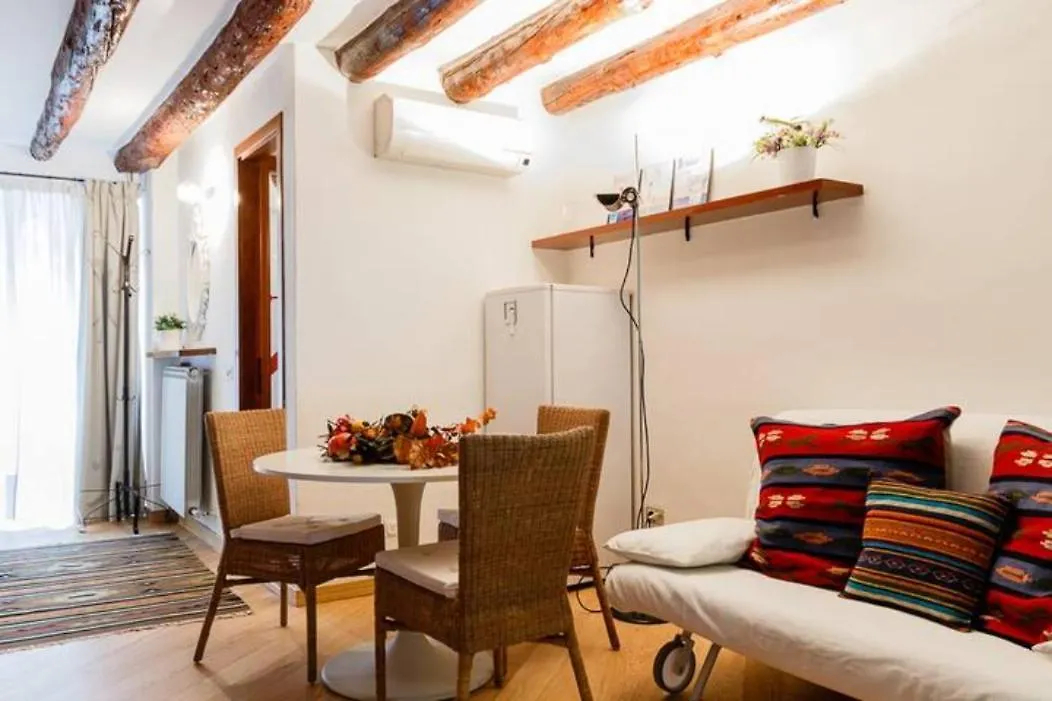 Navigli & Darsena Comfortable Apartment Milan